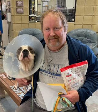 Illustration de l'article : Quand Sonny, le chien maltraité, montre toute sa reconnaissance à ses bienfaiteurs